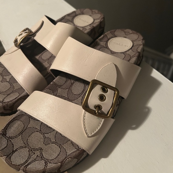 Coach Sandals New in Box - Picture 4 of 4